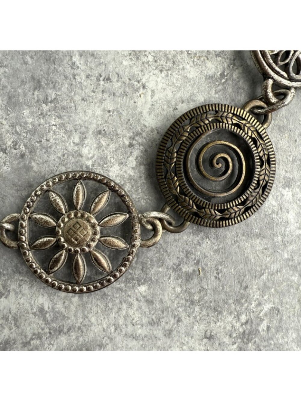 Chicos Floral Medallion Chain Belt Silver Tone Boho Adjustable Hipster Y2K VTG - Picture 2 of 4